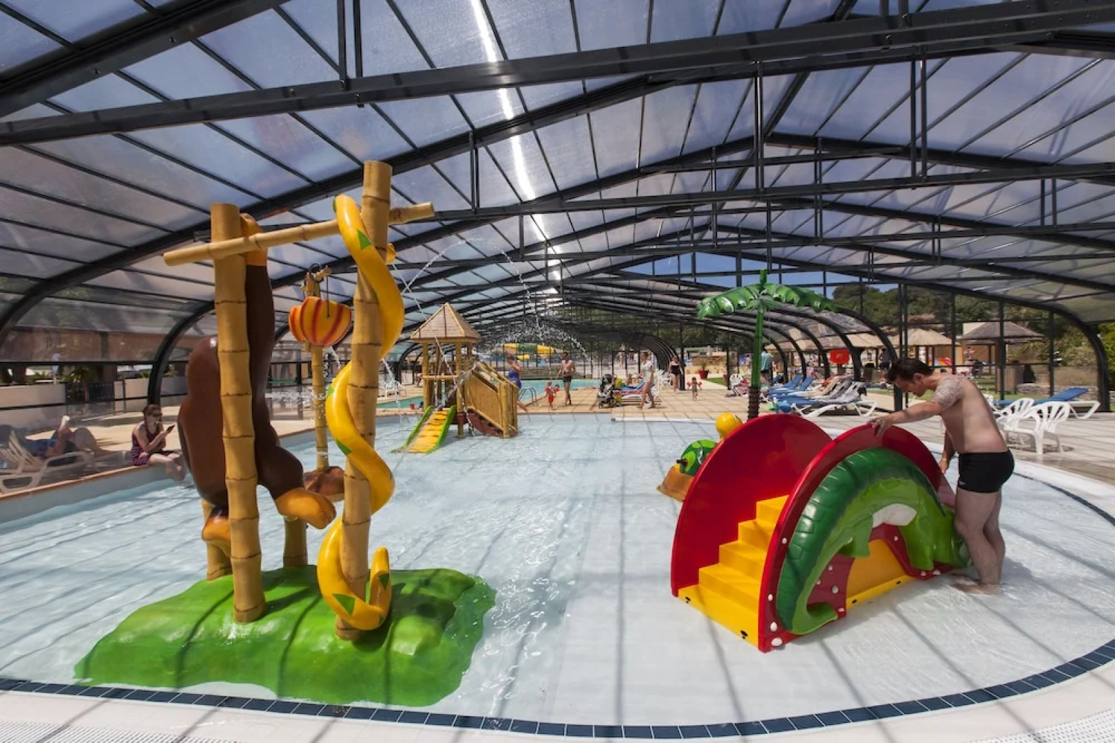 Happy Camp Domaine la Yole Camping Lodge