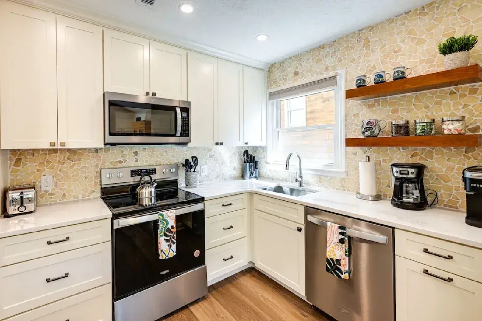 Charming Condo on Sky Valley Golf Course!