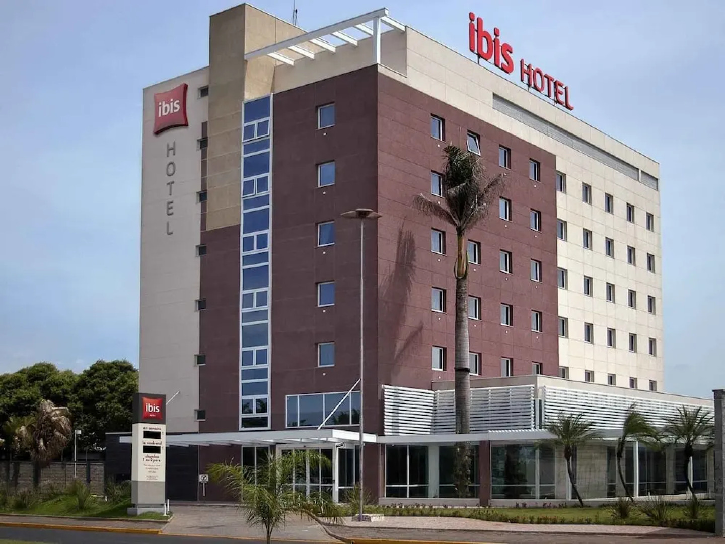 Hotel Ibis Lins