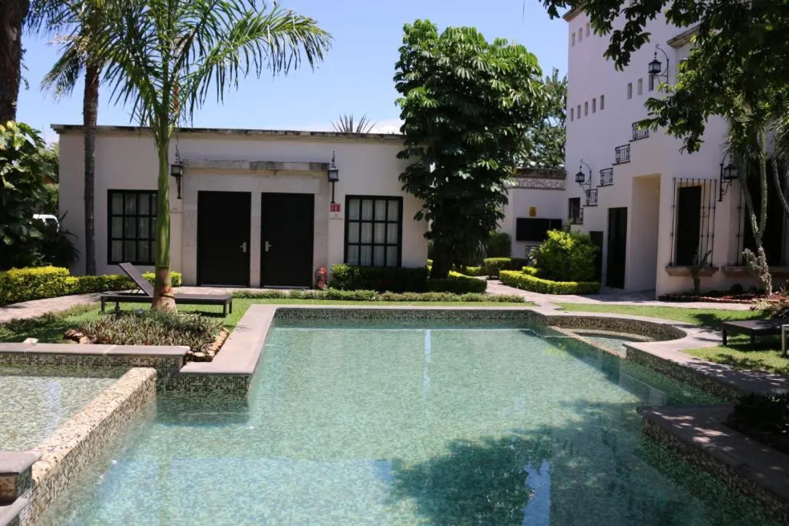 Los Abolengos, Grand Class Casona Hotel