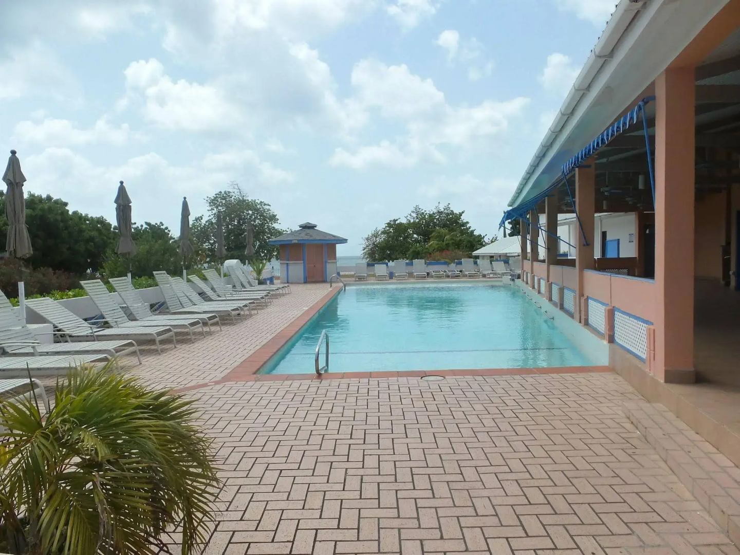 Allamanda Beach Hotel