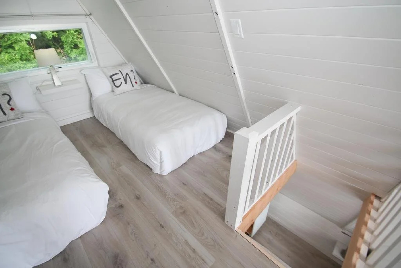 Duffin Cove Oceanfront Lodging