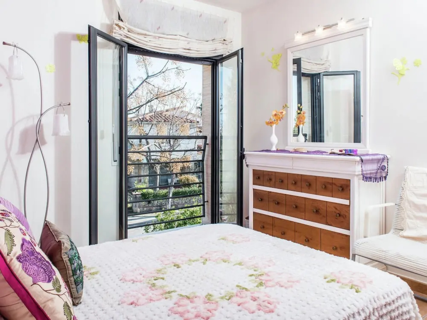 Pretty Holiday Home in Sant Pere Pescador With Swimming Pool