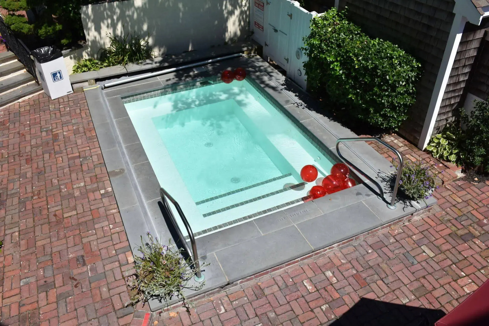 Brass Key Guesthouse - Adults Only