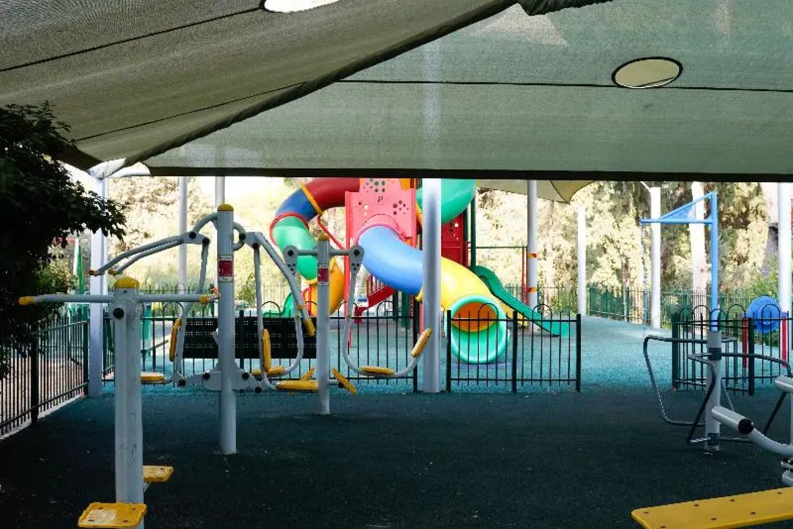 Mantur Parod by Selina