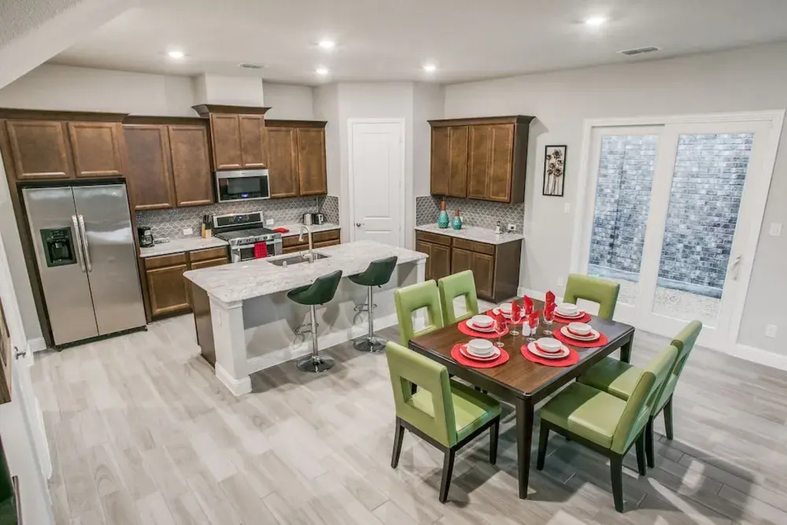 Beautiful furnished 3 bedroom Allen Home