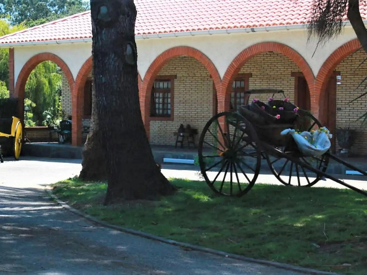 Traditional Villa in O Val, Narón With Pool