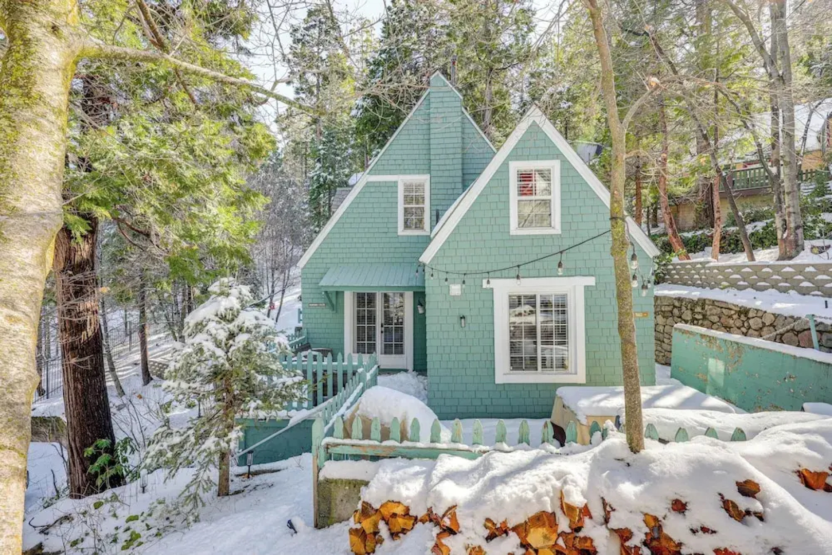 Walkable 'green Gables Cottage' in Lake Arrowhead