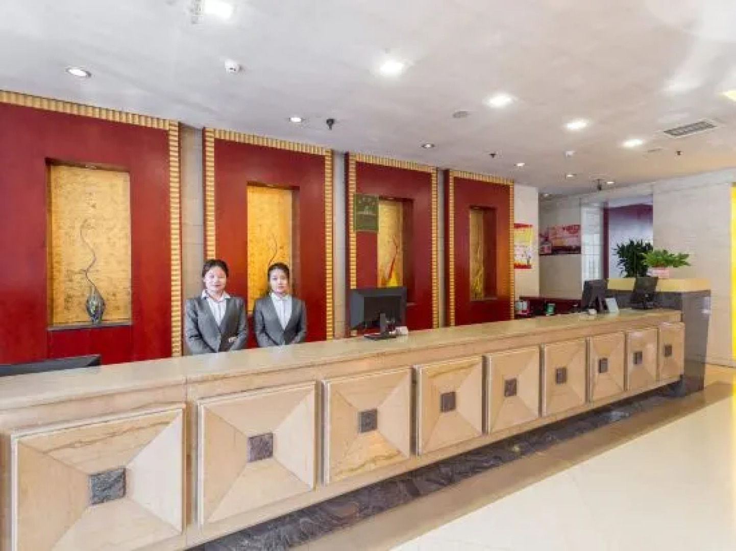 Houma Huaqiang Hotel