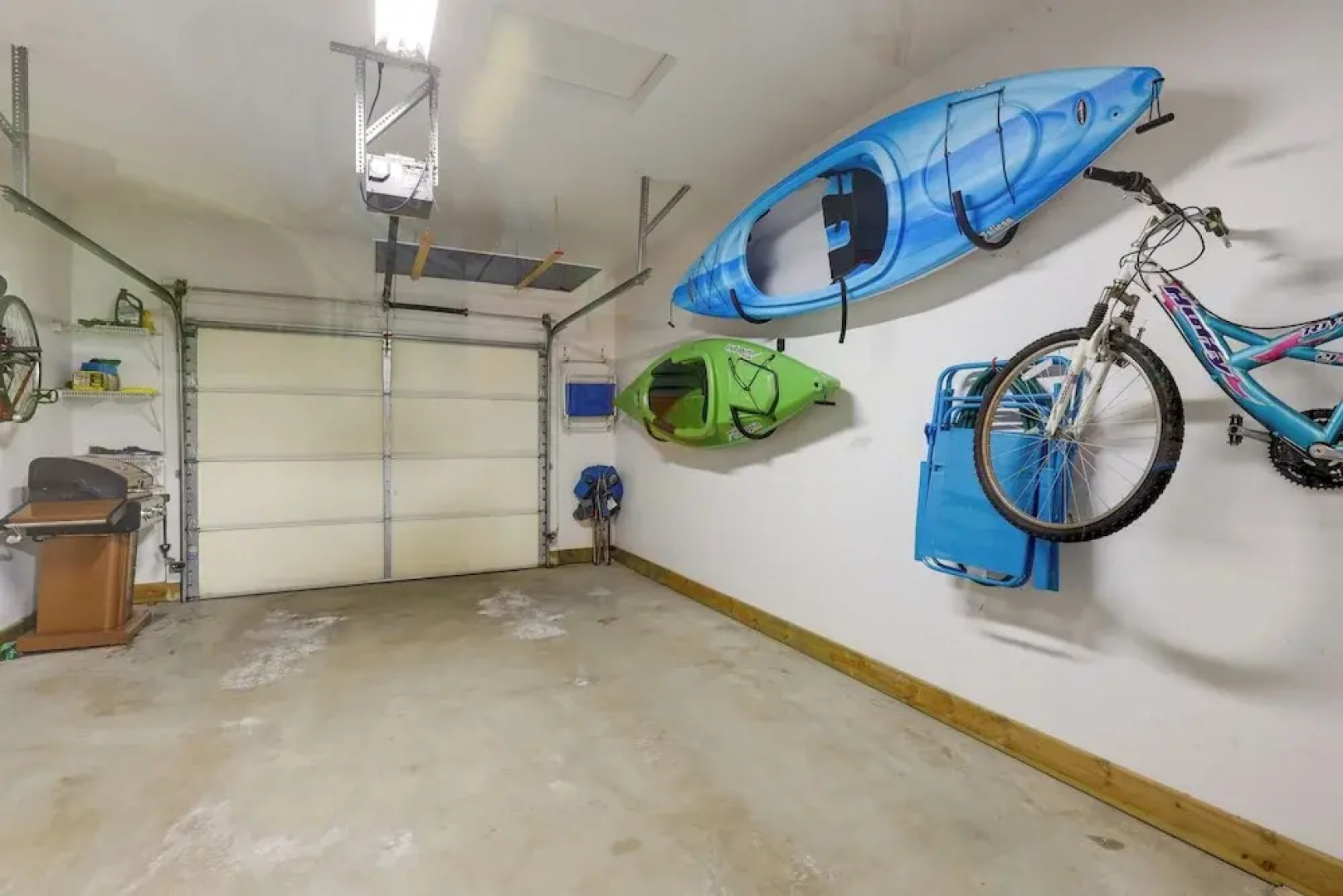 Manistee Retreat ~ 30 Mi to Crystal Mountain!