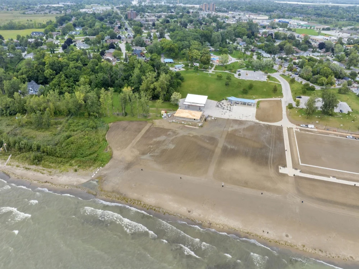 Seacliff Beach Suites - Coastal room, awesome strolling, all amenities, right in town