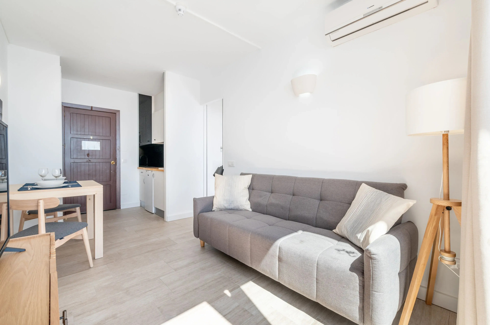 Orange Colom Seaside Apartments