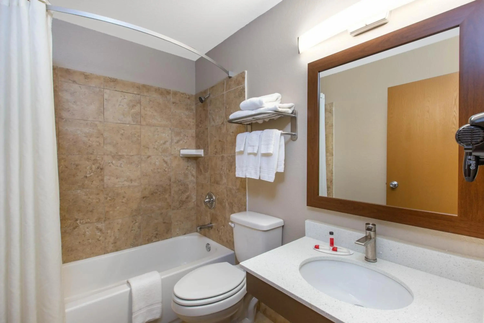 Hotel 81 Palace
