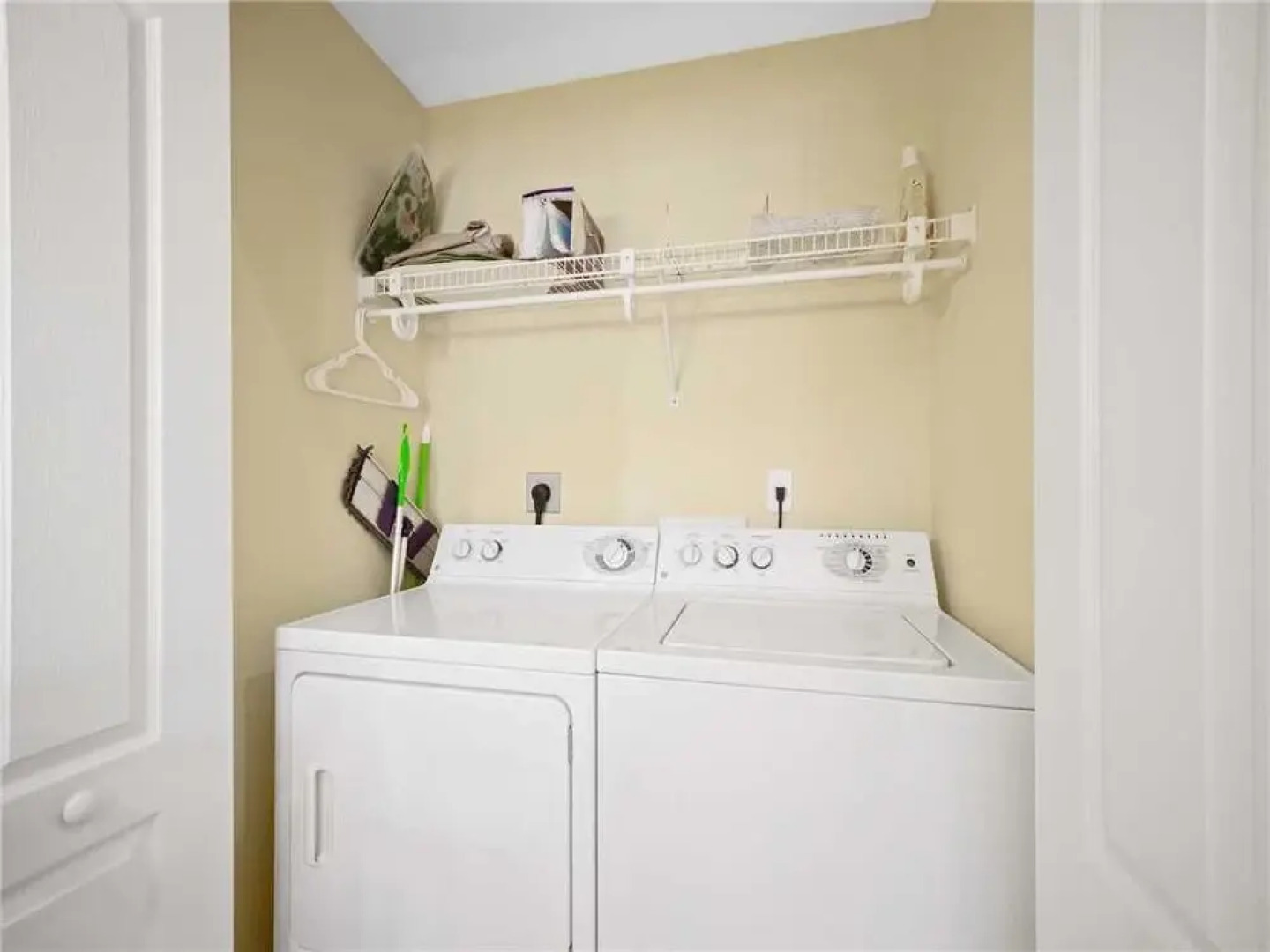 L'Pavia - Two Bedroom Condo