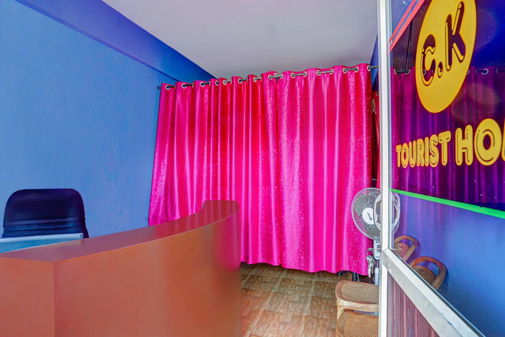 OYO 82073 Ck Tourist Home