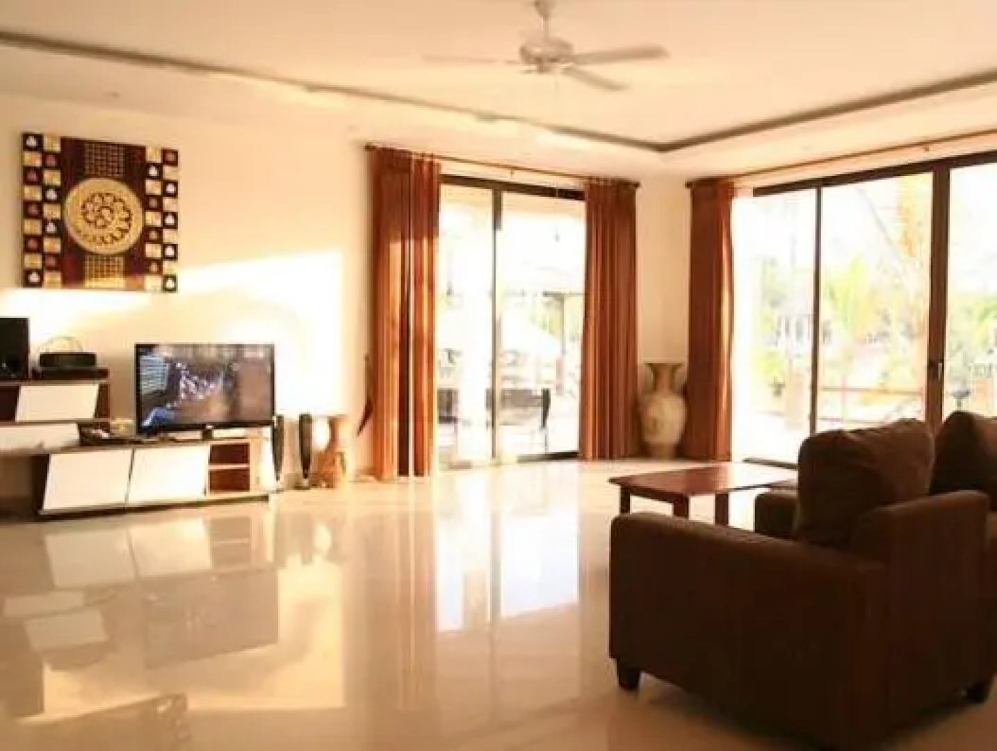 Phoenix Lakeside Pool Villa