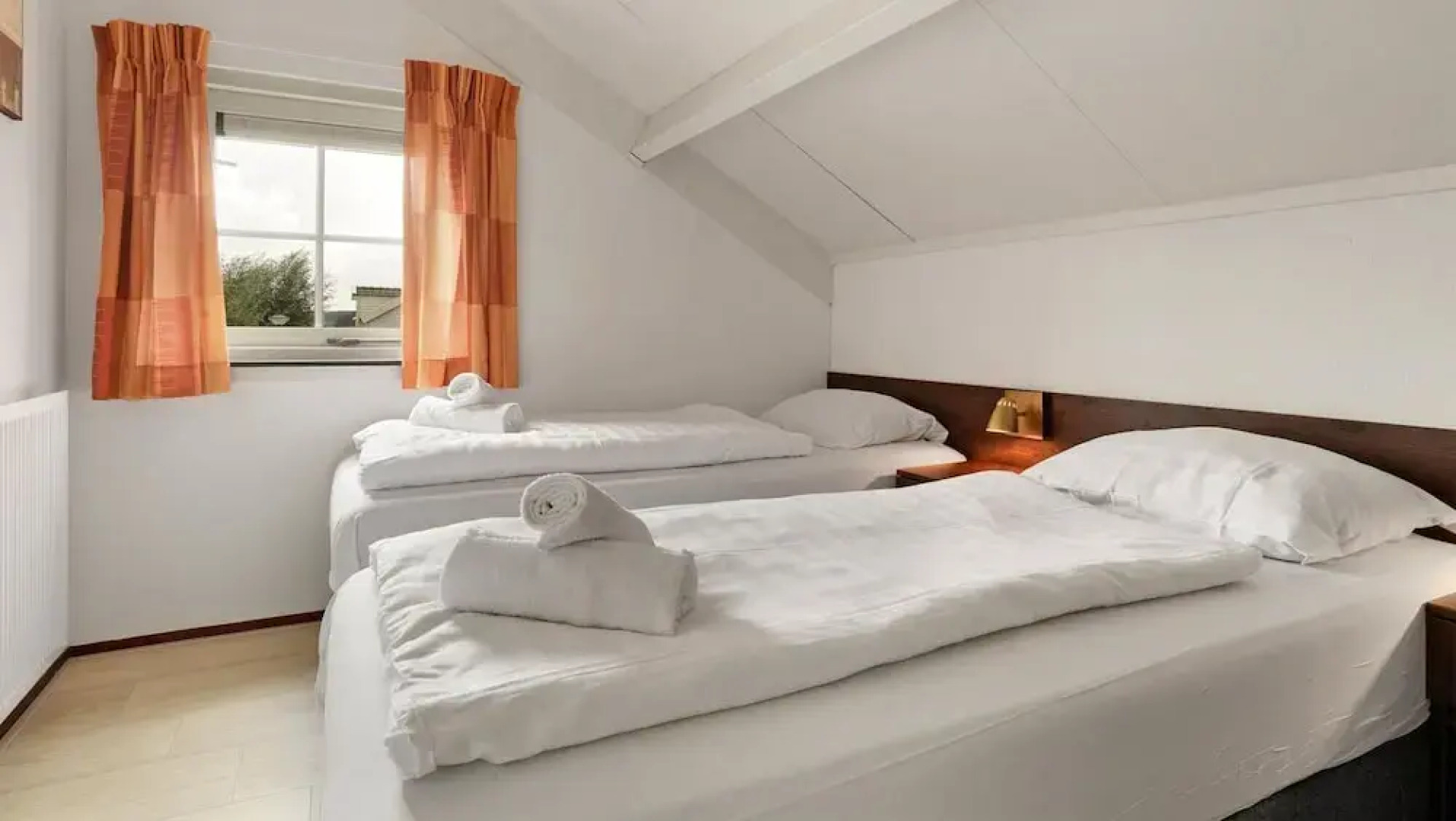 Bungalow by Water Near Rotterdam