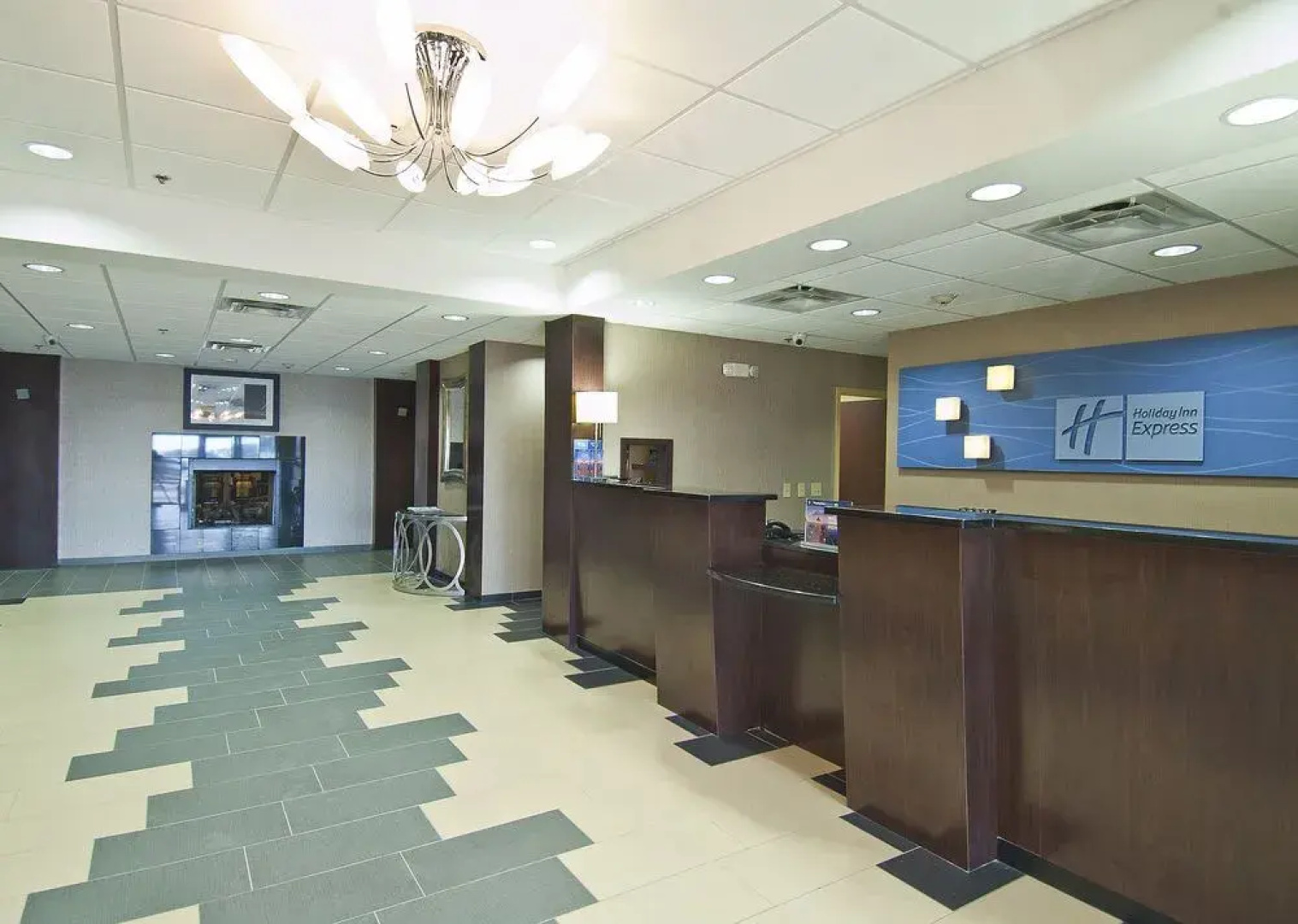 Holiday Inn Express Hotel & Suites Jackson / Pearl International Airport