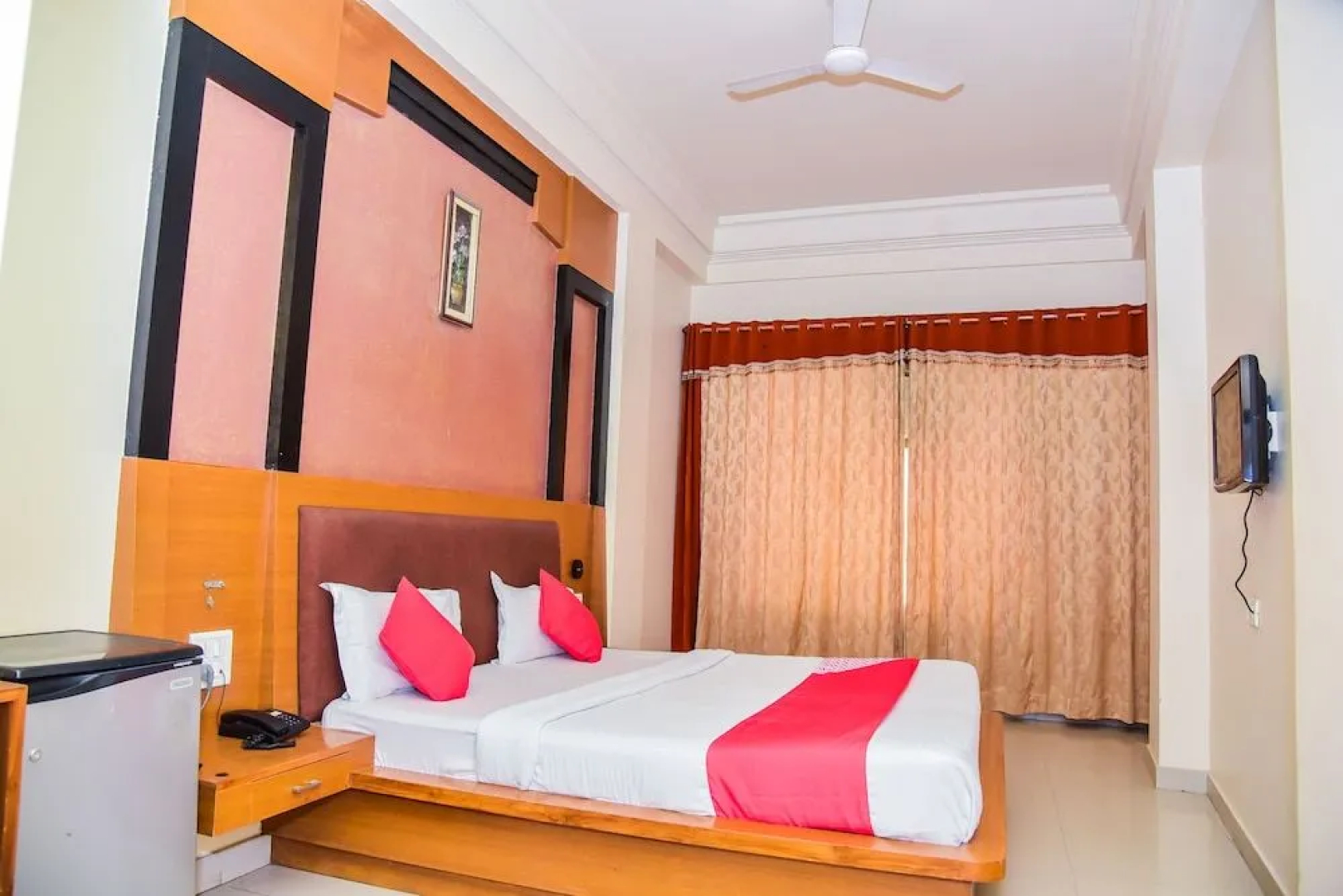 OYO 25127 Hotel Metro Palace