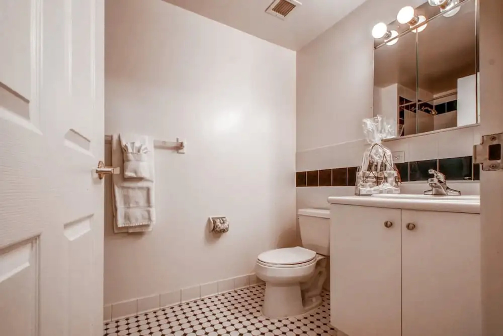 Global Luxury Suites at Hoboken Waterfront