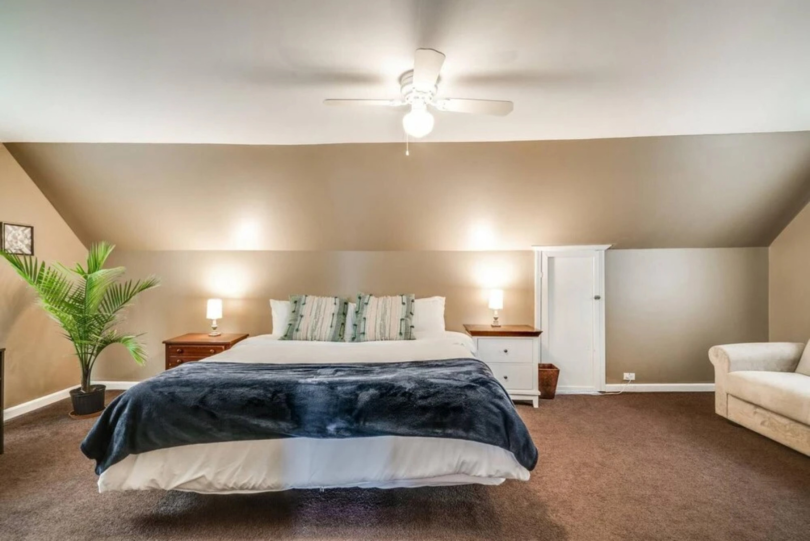 Shiny and Comfortable Oakland House