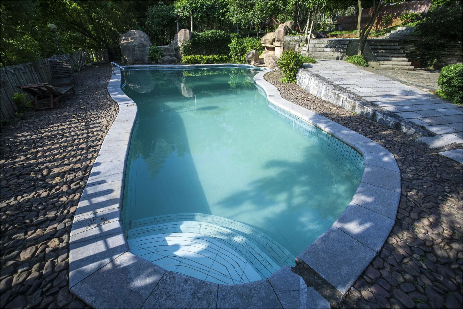 Riverside Retreat Hotel