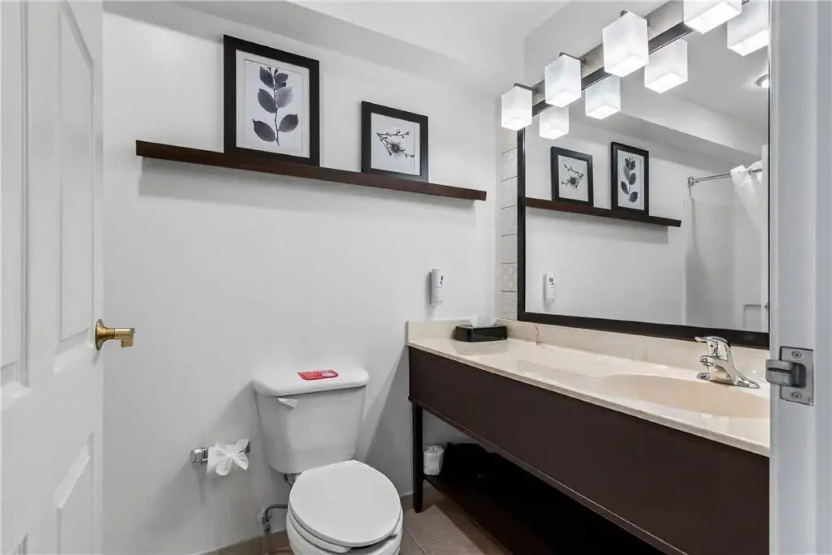 Country Inn & Suites by Radisson, Chambersburg, PA