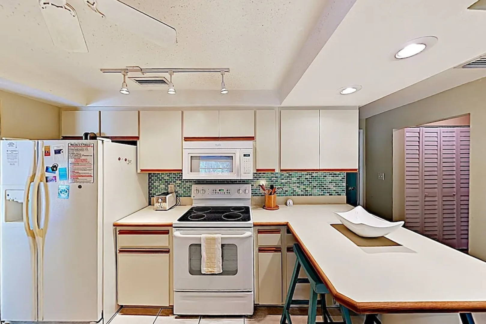 Tropical Gem on Water - 3 Br Home