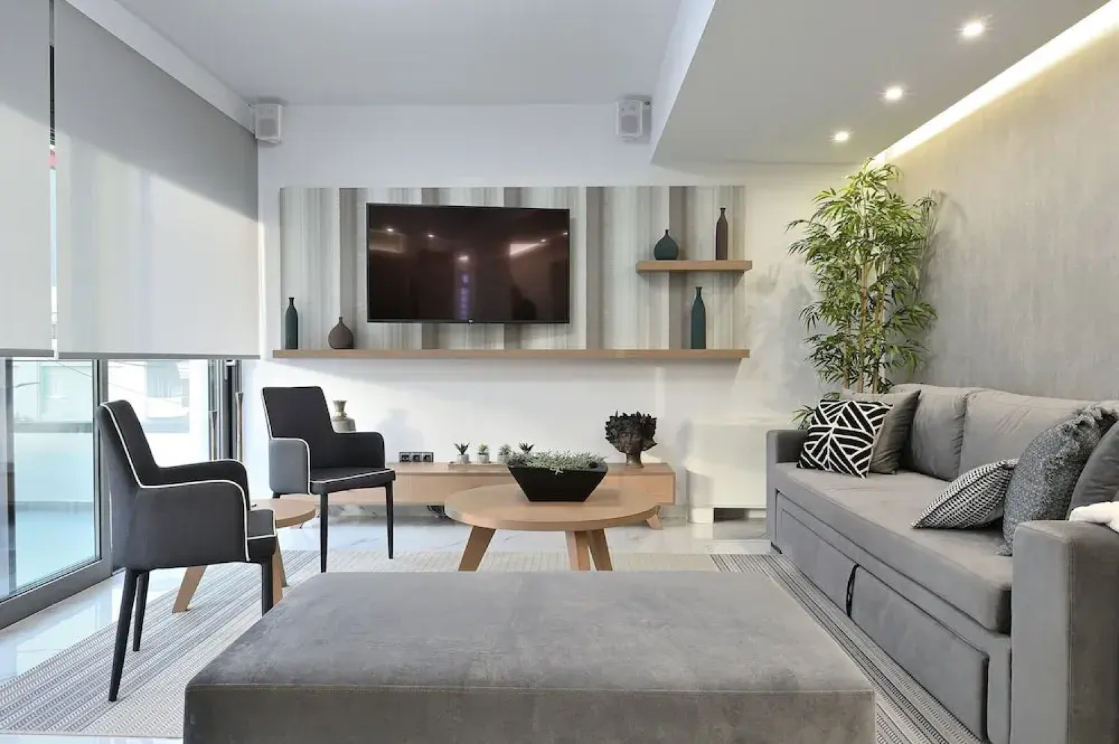 The Lop Athens Holiday Luxury Suites