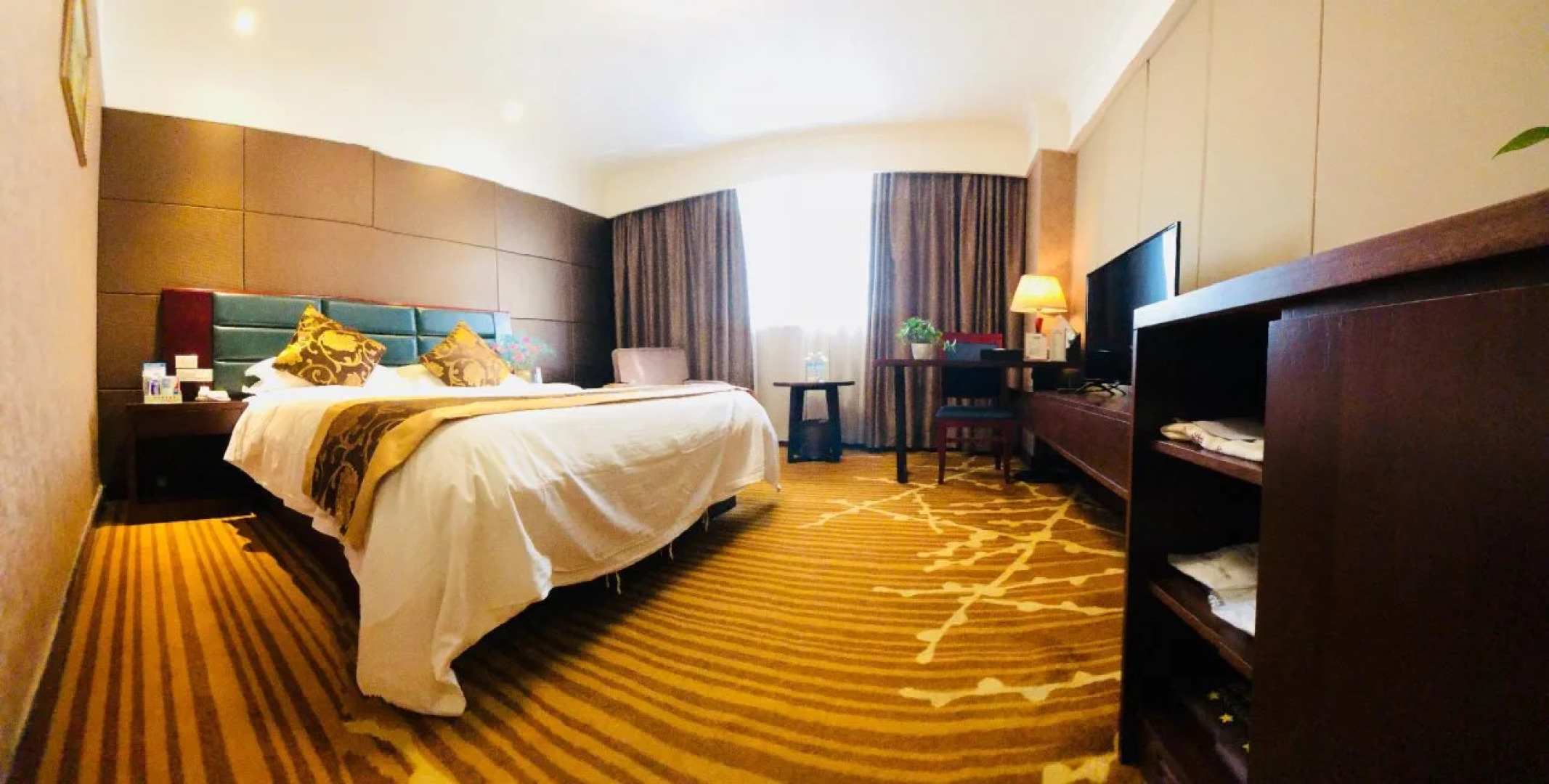 Peace International Hotel