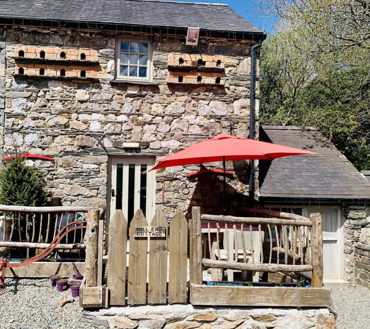 Mill End - Watermill Cottage Set in 30 Acres