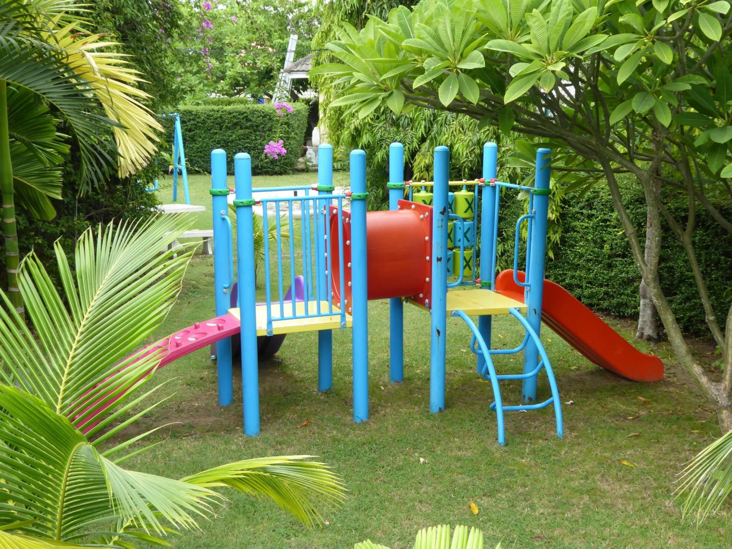 VIP Chain Resort Pool Villa