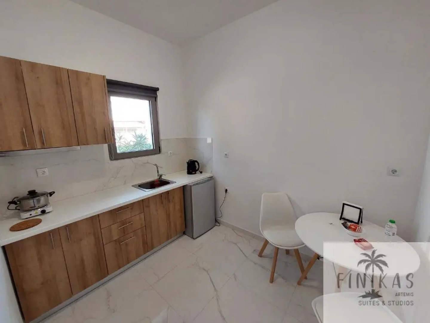 Finikas Suites & Apartments Airport