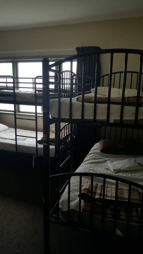 Kiwi Airport Backpackers