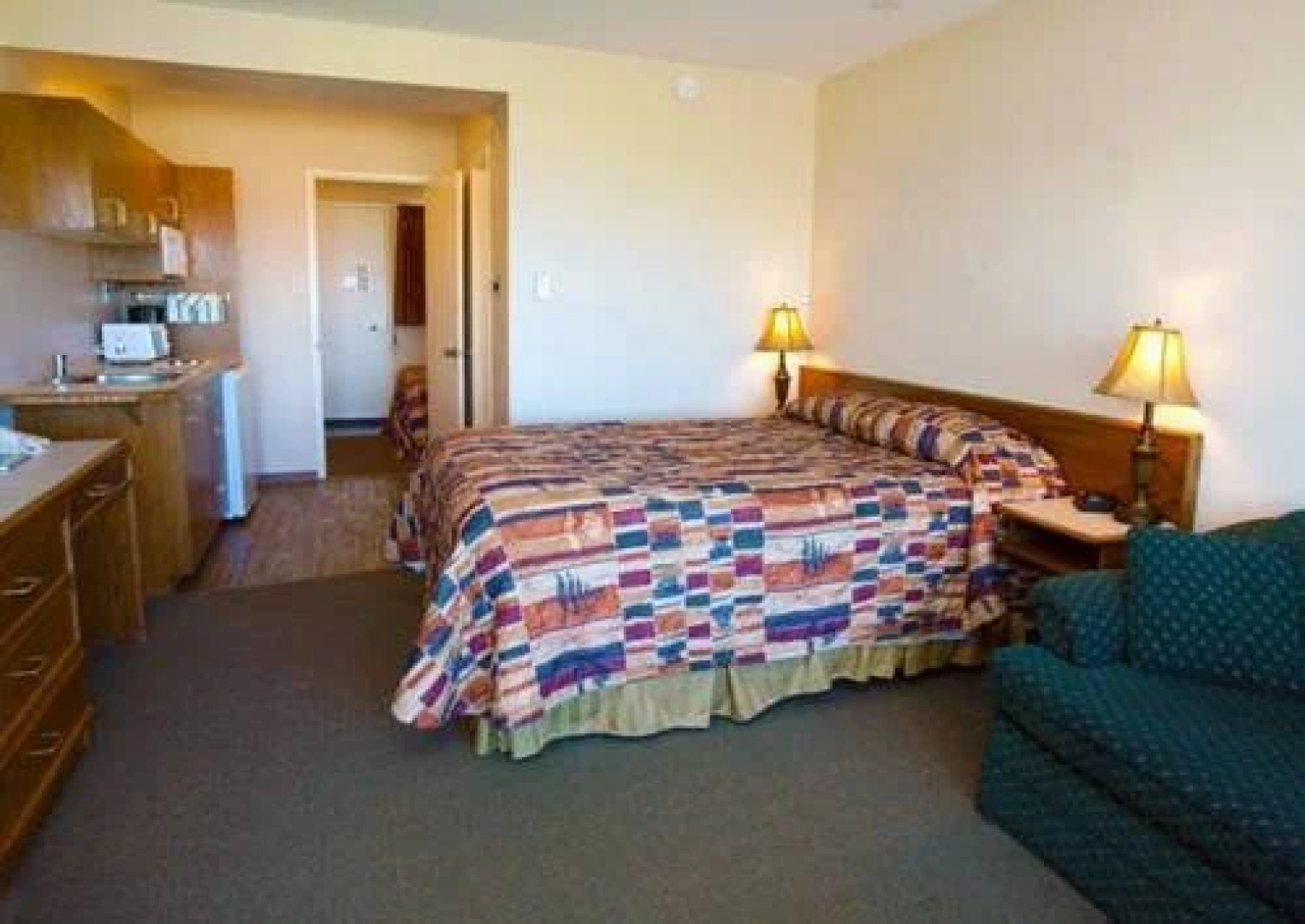 Sea Edge Beachside Hotel