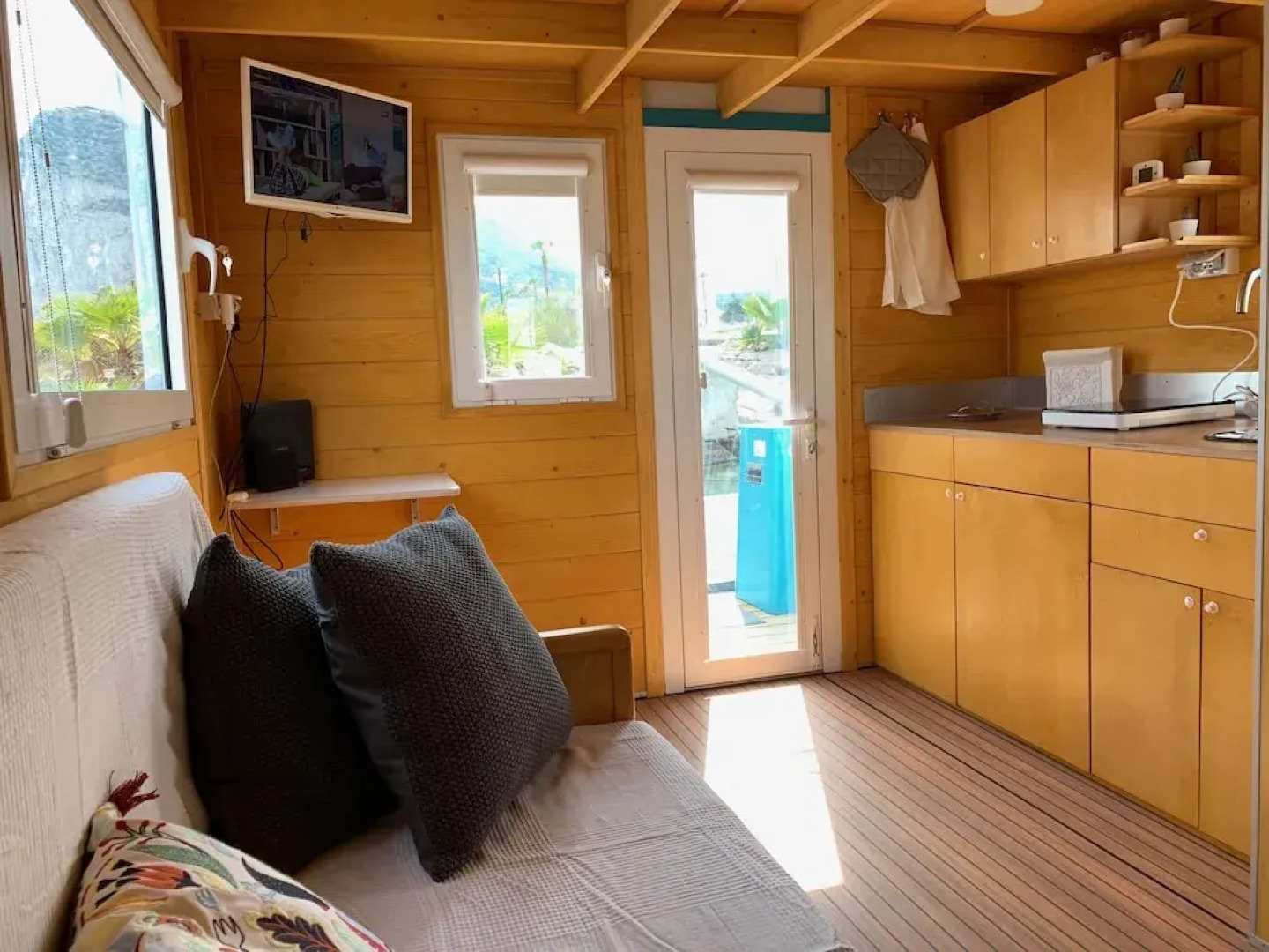 Vintage Classic 70s Boat!