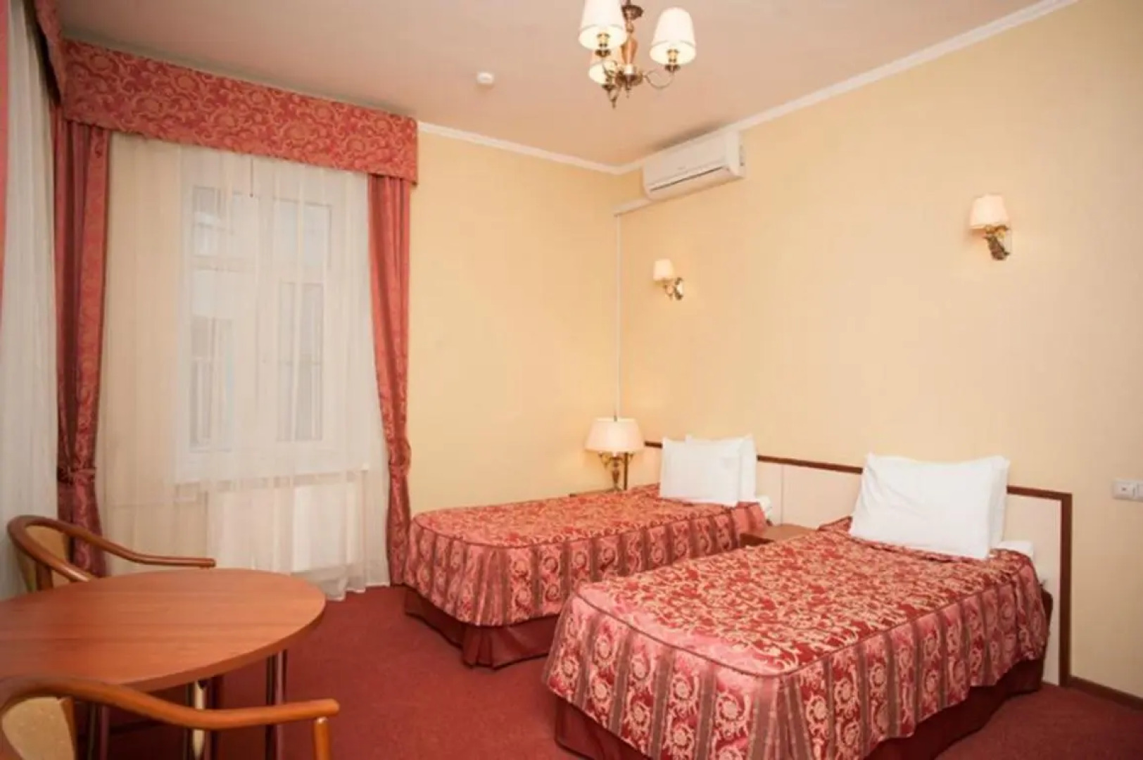 MINIMA Красные ворота