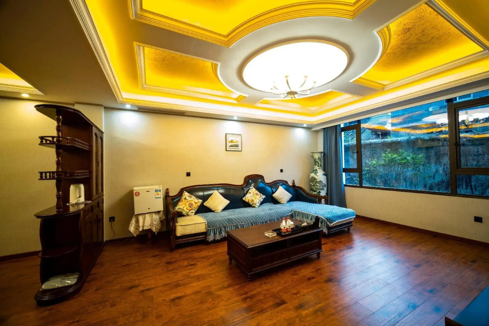 Xingwen Yinfeng Hotel