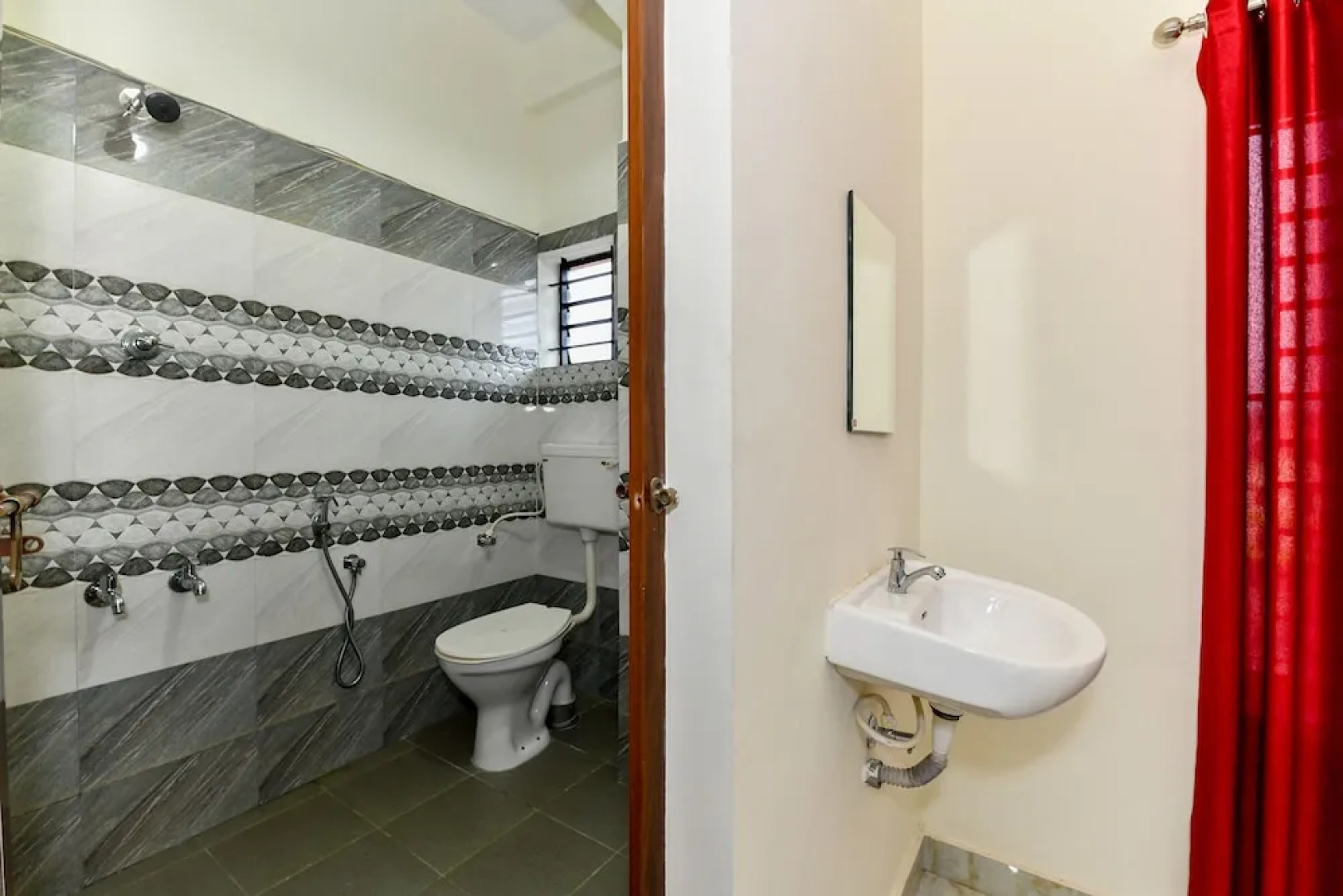 SilverKey Executive Stays 65165 Athani Residency