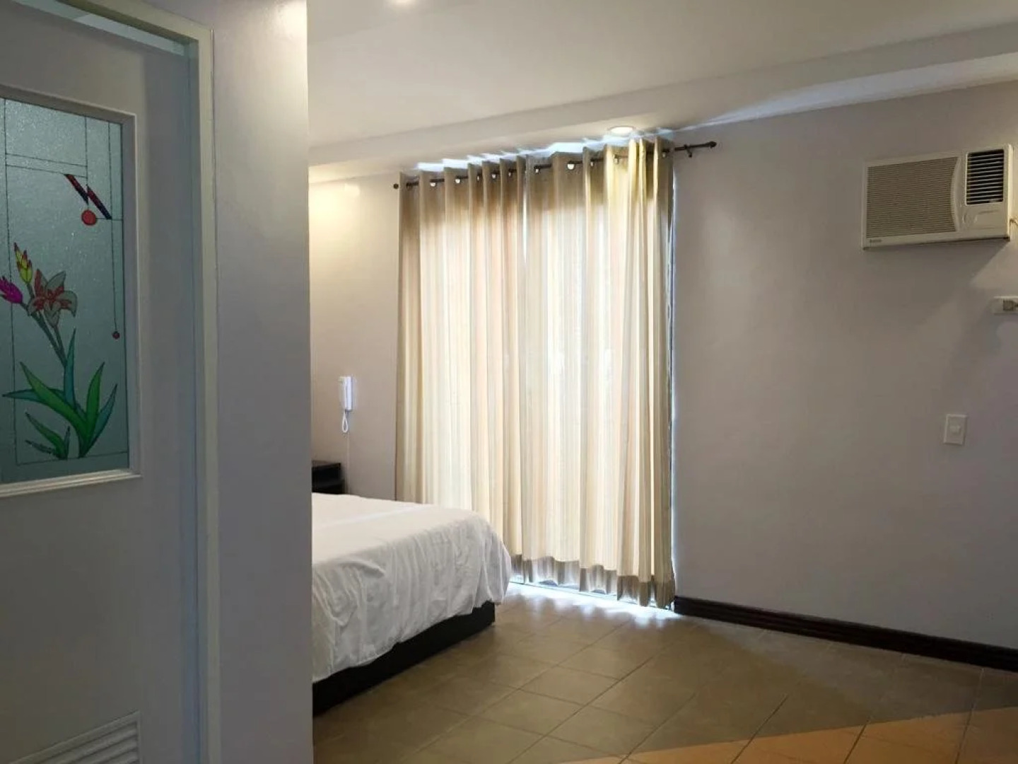 Tagaytay Haven Hotel Mendez