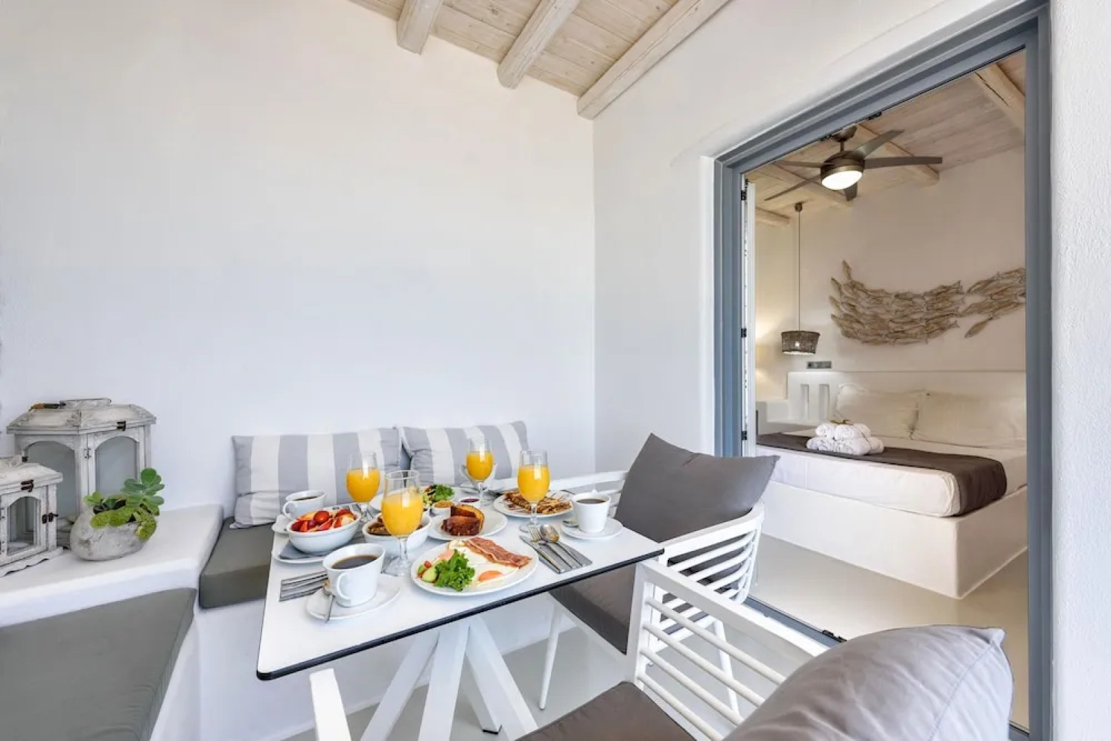 Blue Waves Suites & Apartments