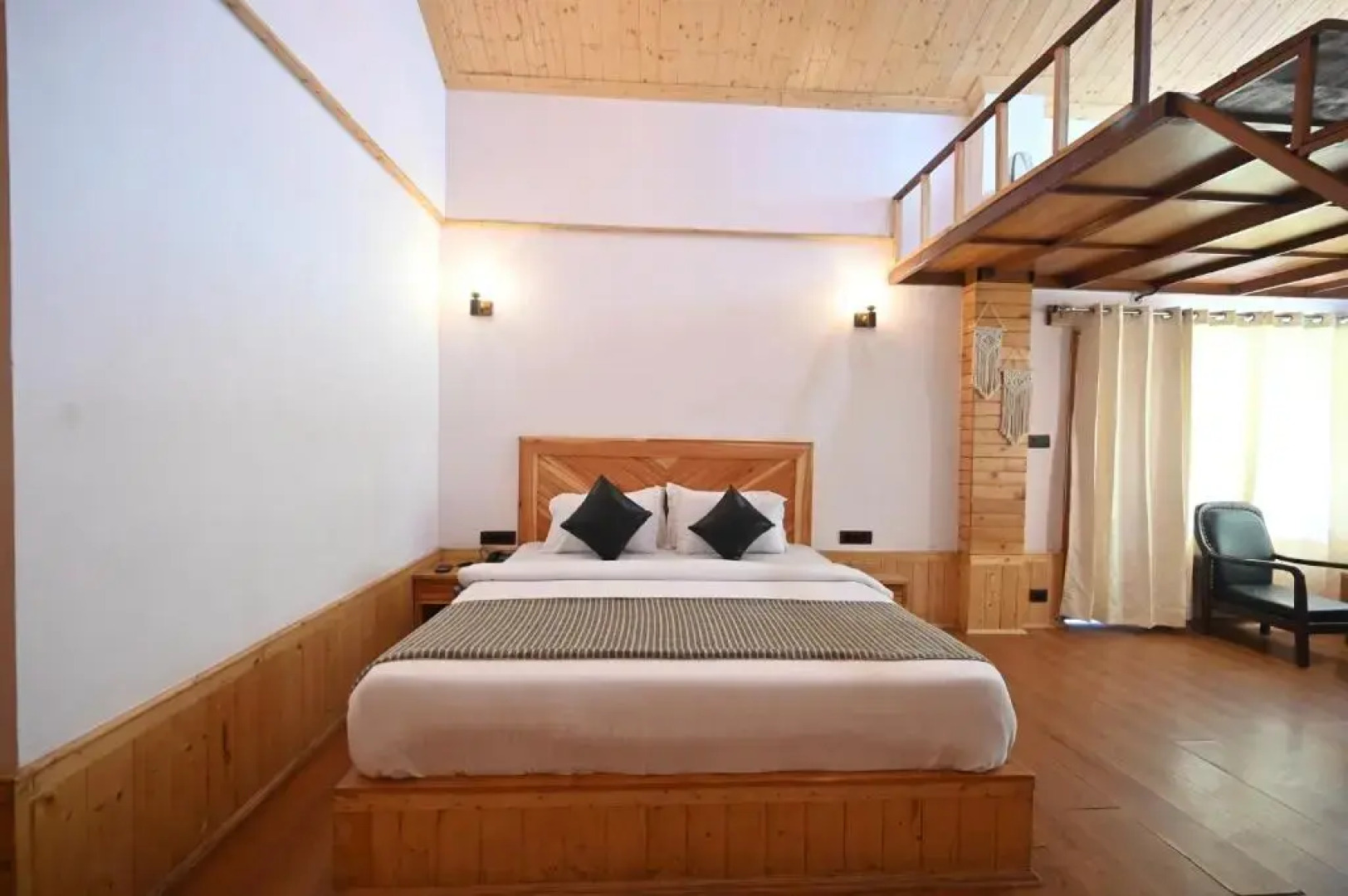 The Woodward Two By Oyo Room