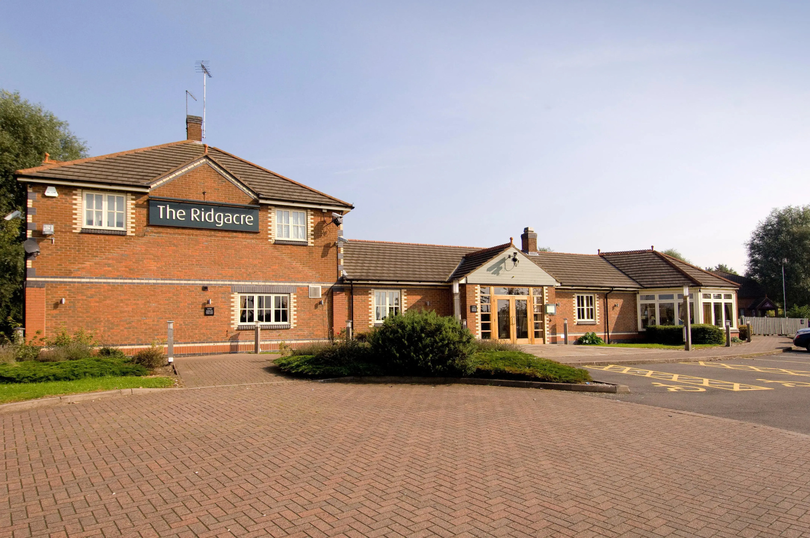 Premier Inn West Bromwich Town Centre - New Square