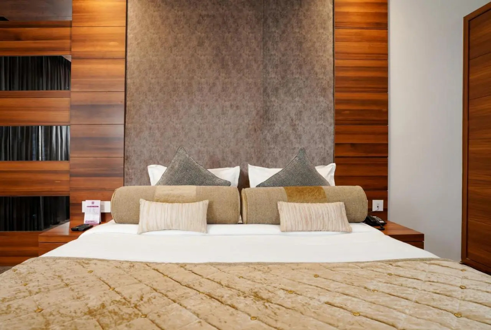 Nexstay River Mouth International