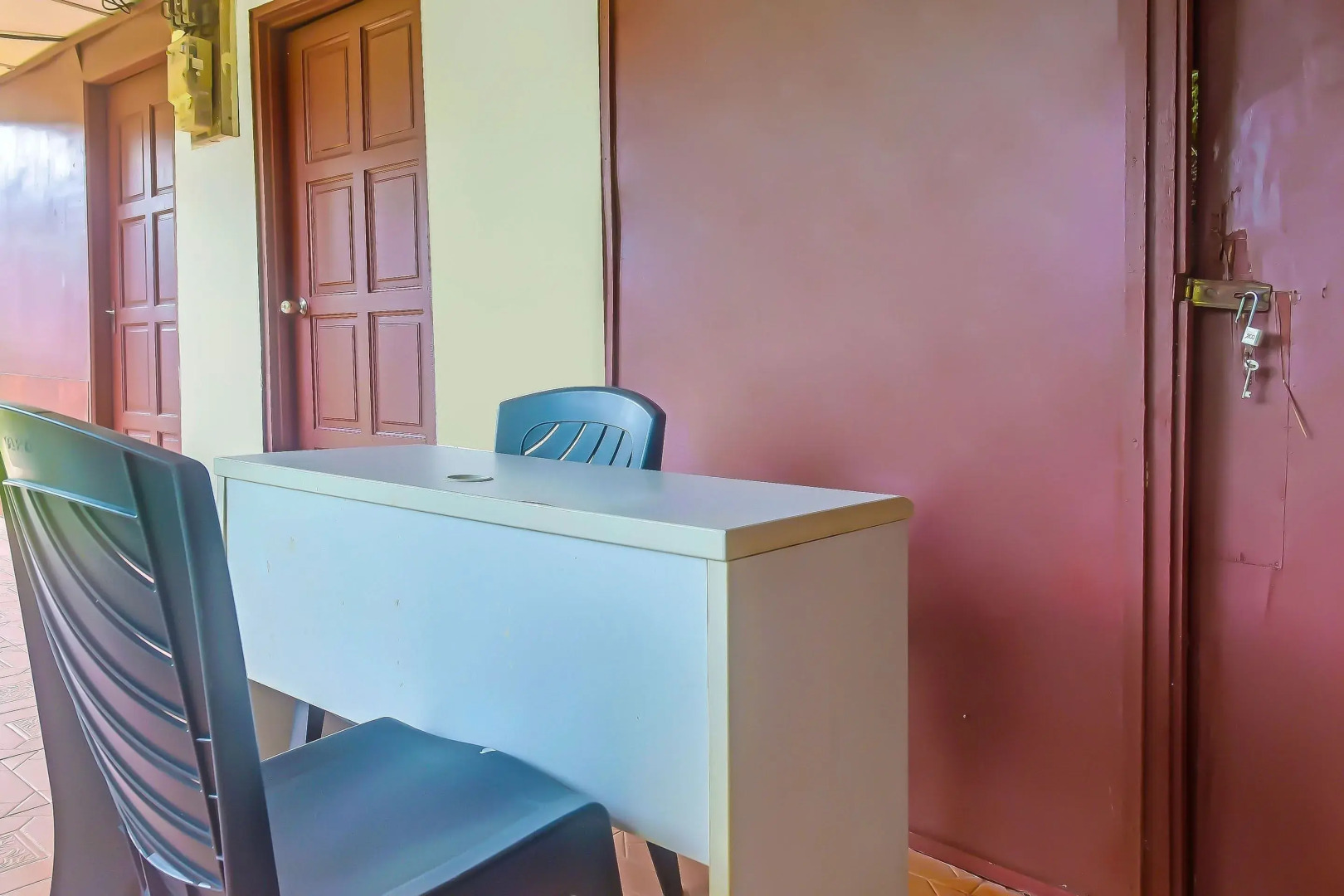 OYO 90675 Holiday View Inn