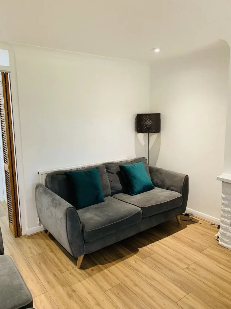 SA Today Farnham with Fibre Wi-Fi & Netflix