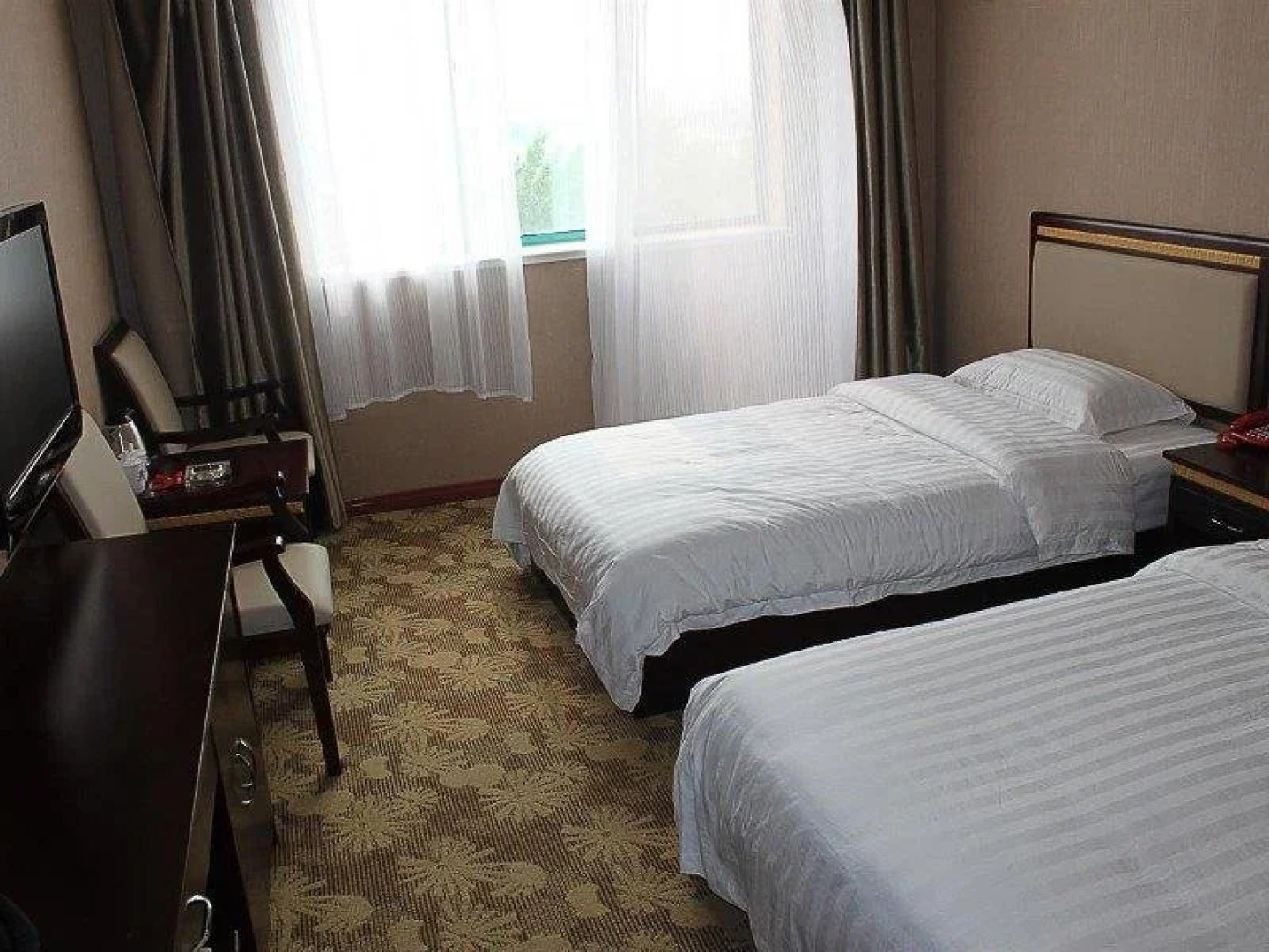 China Rushan Champs Elysees Hotel