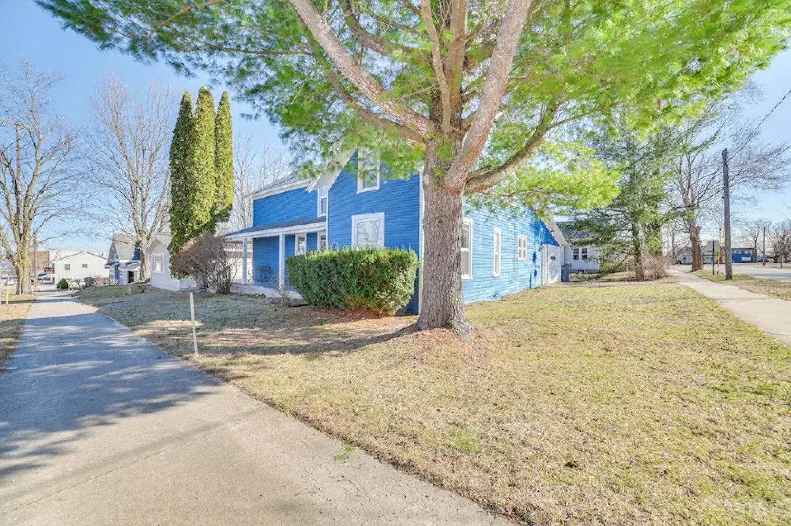 Steps to Dtwn! Suttons Bay Retreat Near Wine Trail