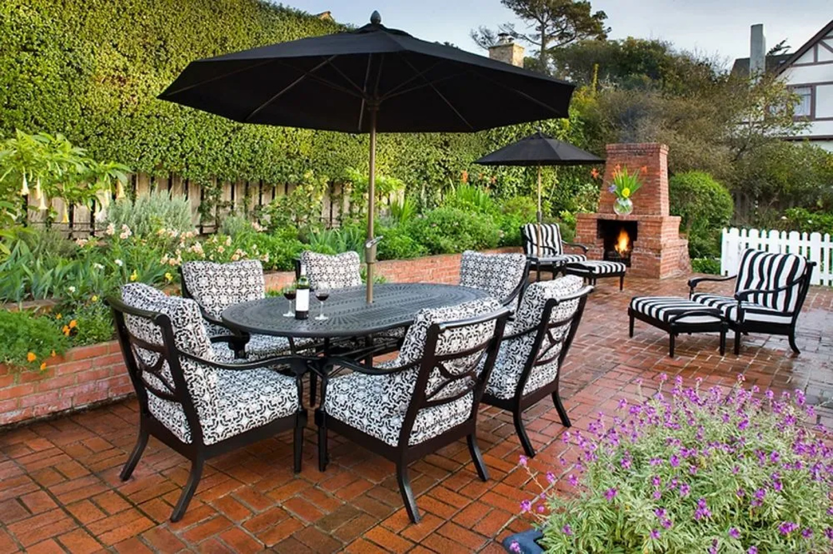 The Colonial Terrace