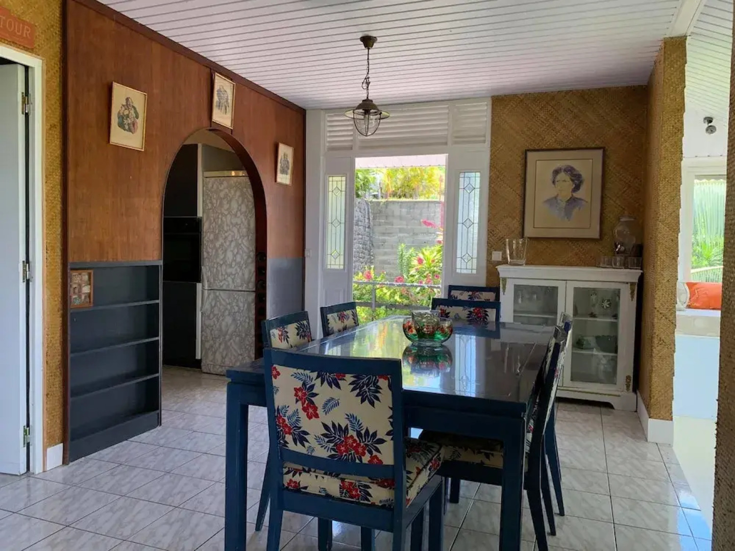Mahina Apartment - Elegantly tropical